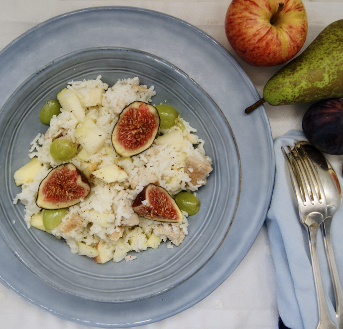 Salade de riz fruitée au poulet, vinaigrette au parmesan