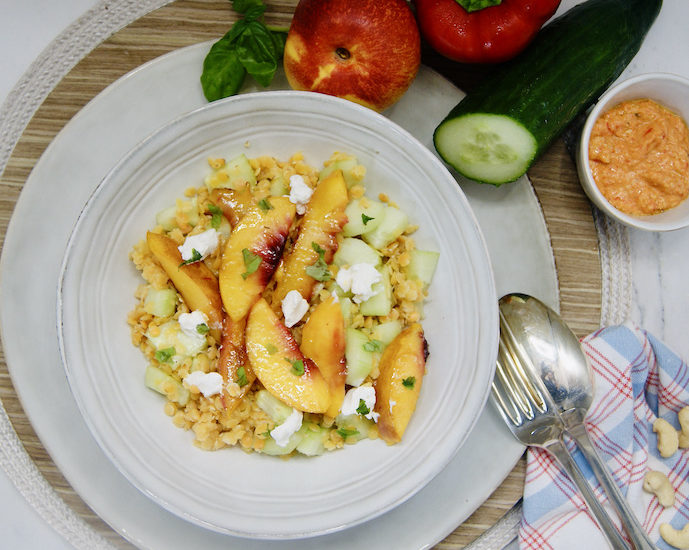 Lentilles aux nectarines, pesto de poivron rouge