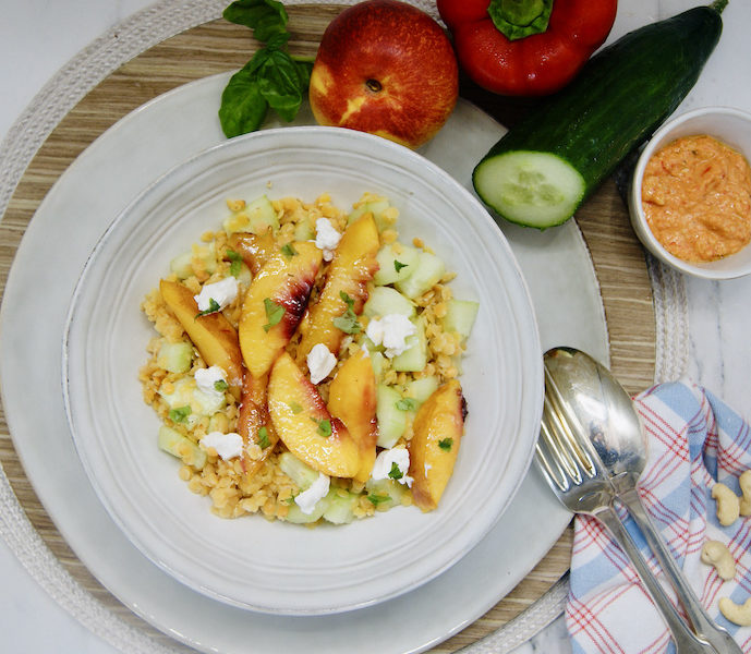Lentilles aux nectarines, pesto de poivron rouge