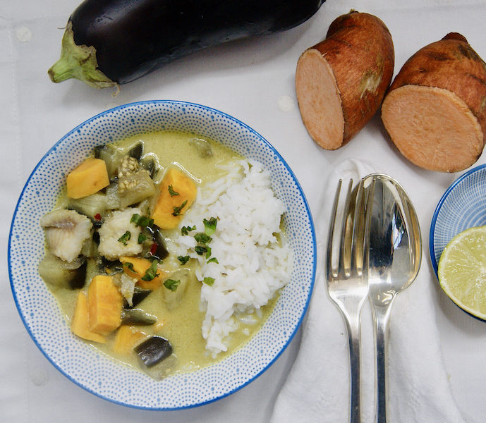 Nage de poisson, patates douces et aubergine
