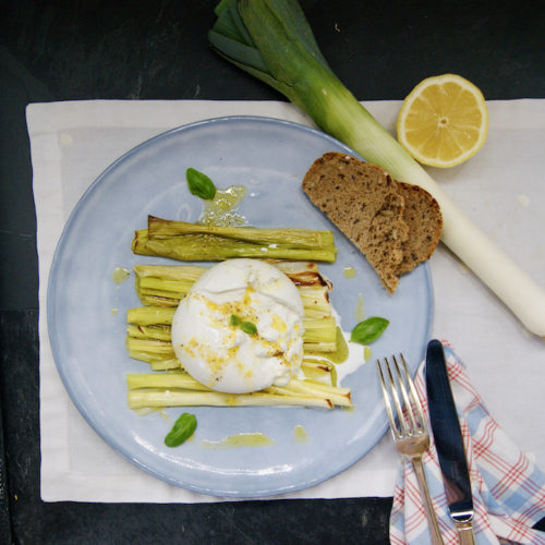 Poireaux grillés et burrata