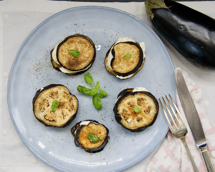 Aubergines grillées, tapenade de tomates et mozzarella