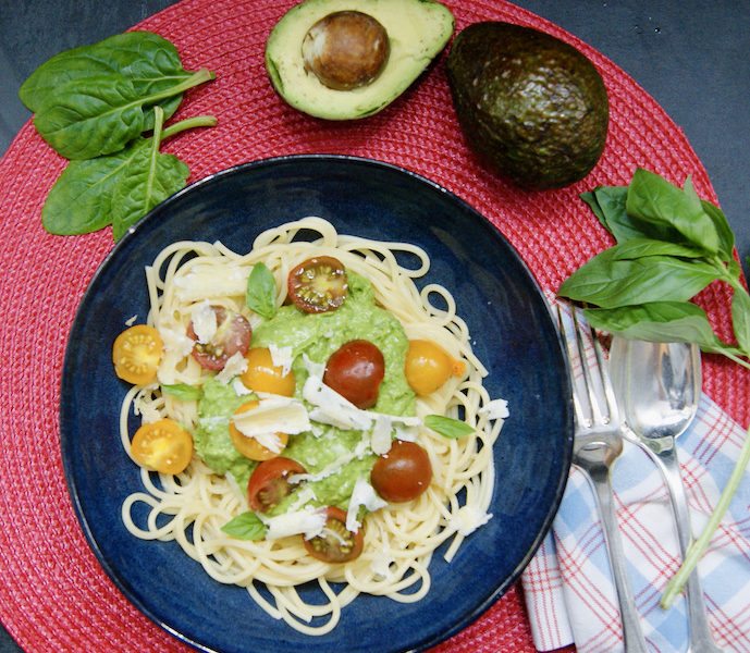 Spaghetti aux épinards et crème d’avocats