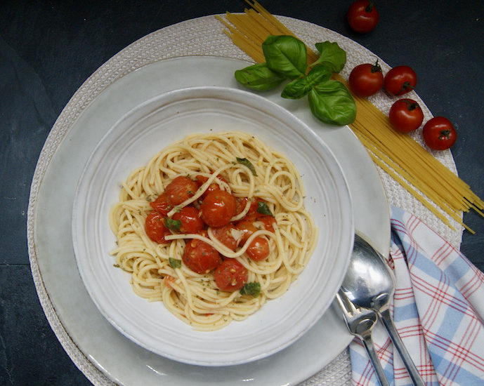 Spaghetti aux tomates cerises et basilic