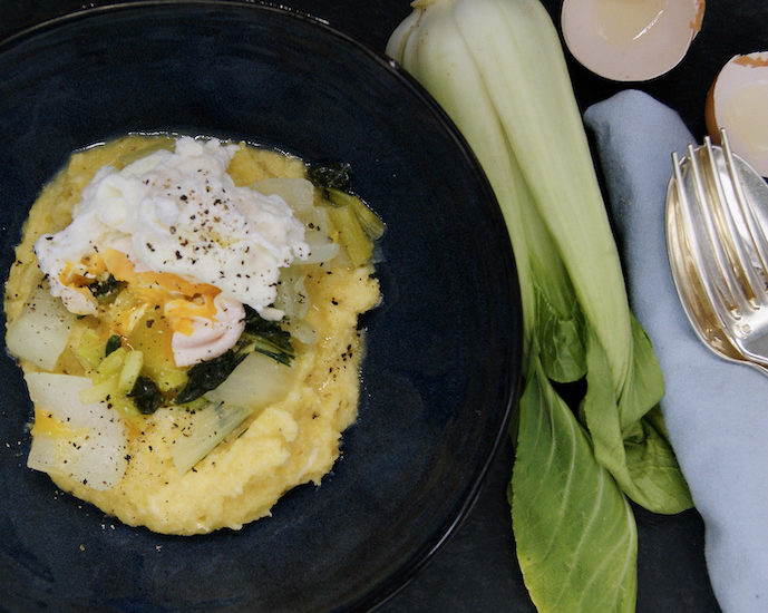Polenta au pak choy braisé et oeuf poché