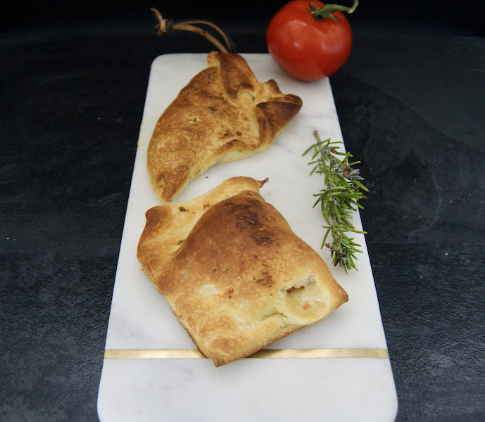 Petits chaussons aux tomates