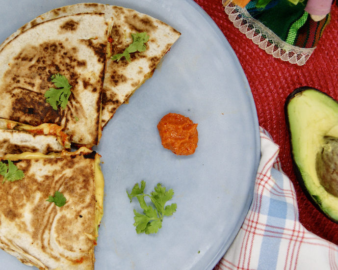 Quesadillas avocat et tapenade aux poivrons
