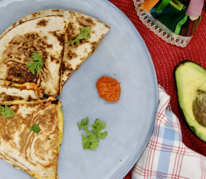 Quesadillas avocat et tapenade aux poivrons
