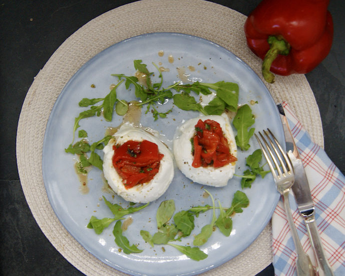 Mozzarella farcie de poivrons marinés et grillés