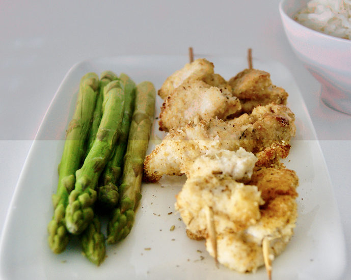 Brochettes de poulet, parmesan et thym