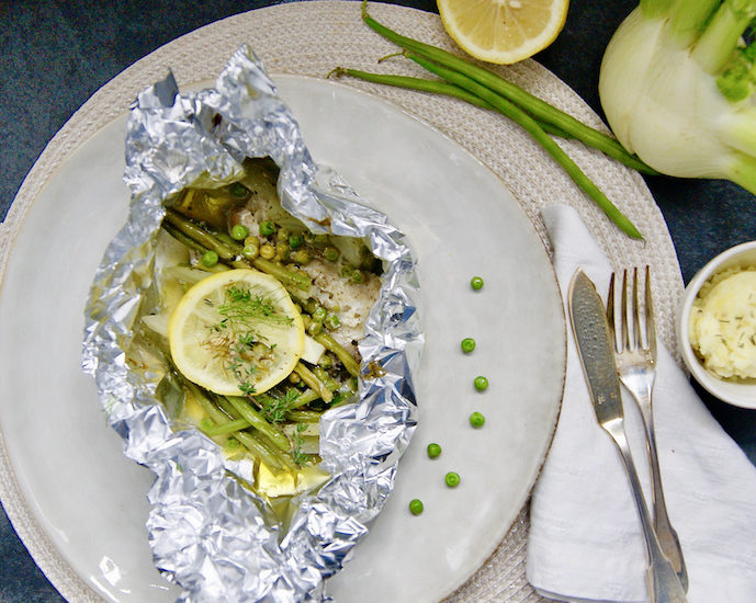 Papillote de cabillaud aux fenouils, haricots verts et petits pois