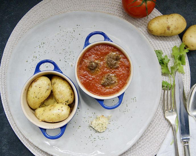 Keftas de boeuf à la tomate et grenailles au beurre persillé