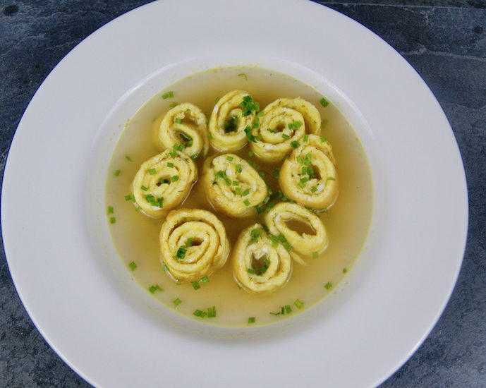 Potage à l’omelette fromagère