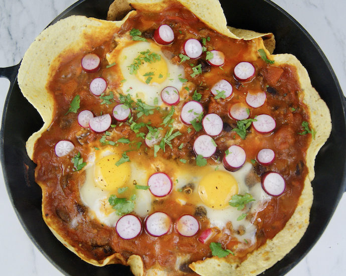 Enchiladas aux oeufs et haricots noirs