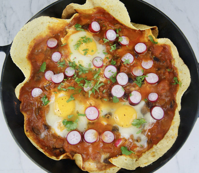 Enchiladas aux oeufs et haricots noirs