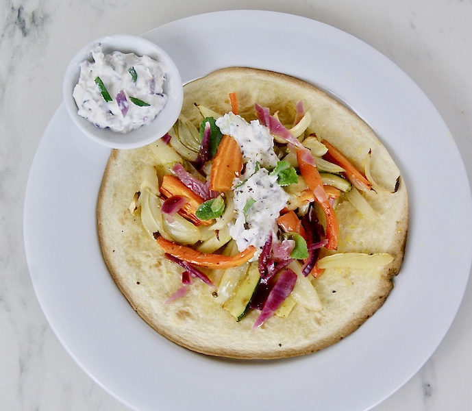 Wraps de fenouil, carotte et courgette rôtis, sauce au fromage frais