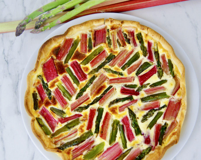 Quiche aux asperges et à la rhubarbe