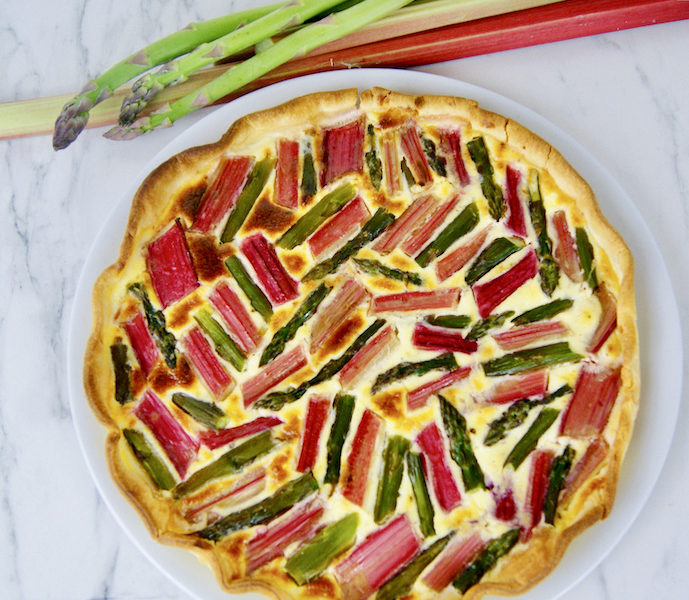 Quiche aux asperges et à la rhubarbe