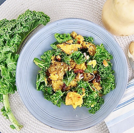 Panzanella à la courge et au chou kale