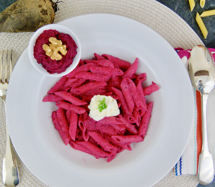Pâtes au pesto de betterave rouge