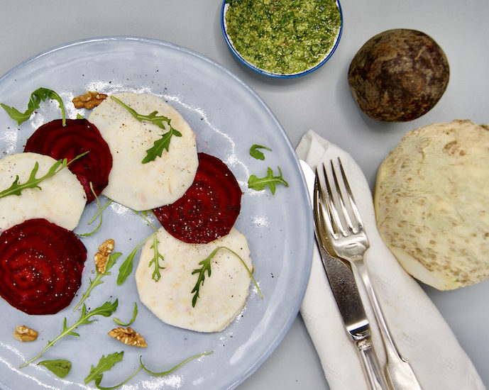 Ravioles de betterave et de céleri-rave au chèvre et pesto de roquette