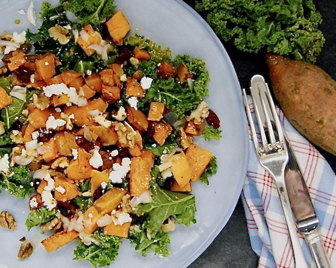 Salade de patates douces rôties et chou kale