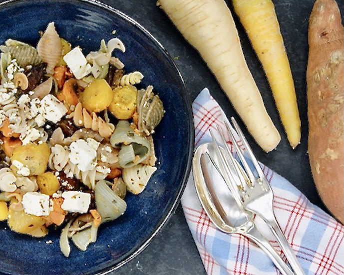 Pâtes aux légumes grillés de saison et feta