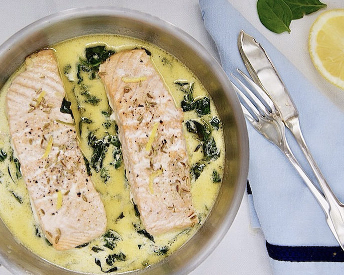 Saumon à la crème et aux épinards