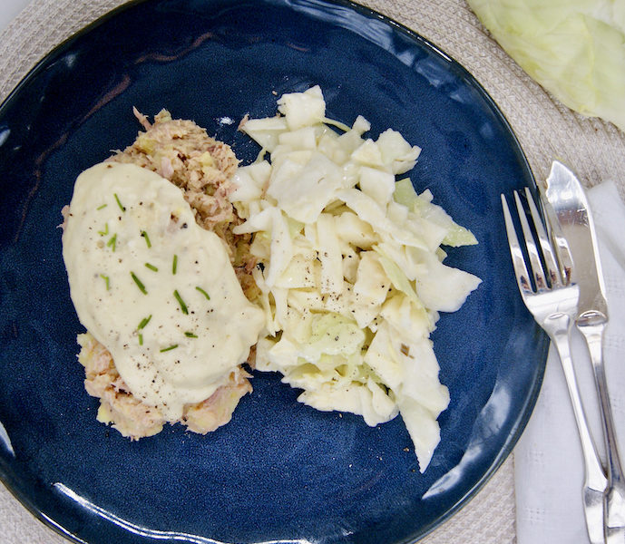 Ecrasé de pommes de terre au saumon et salade de chou