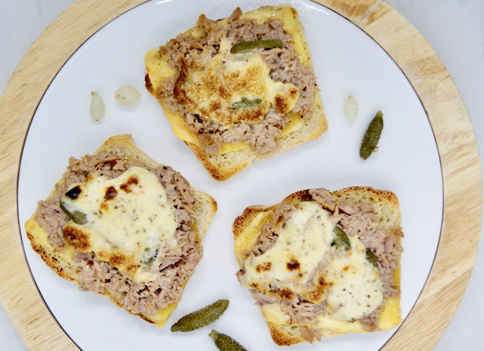 Toasts au thon gratiné