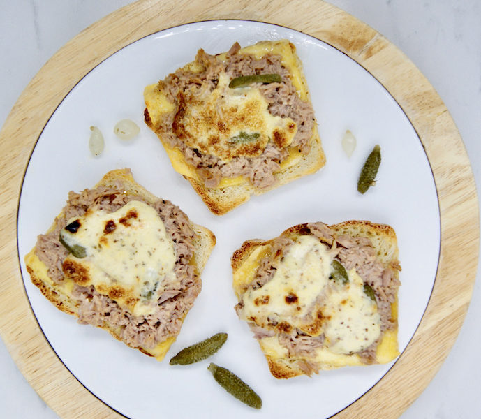 Toasts au thon gratiné