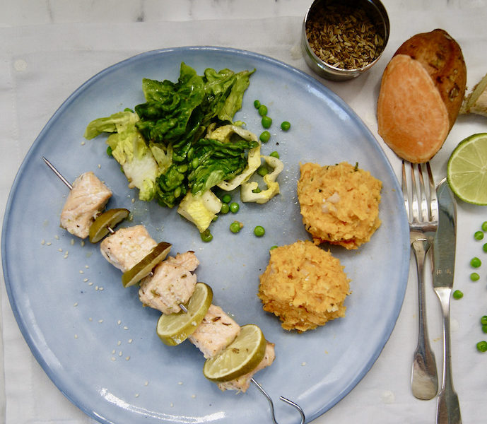 Brochettes de saumon mariné, aïoli de patates douces