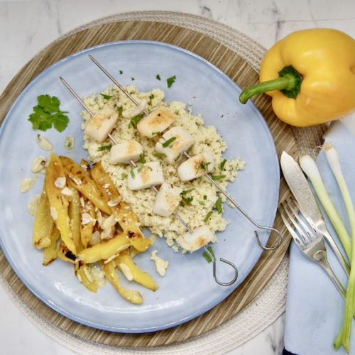 Brochettes de noix de Saint Jacques aux poivrons grillés et marinés