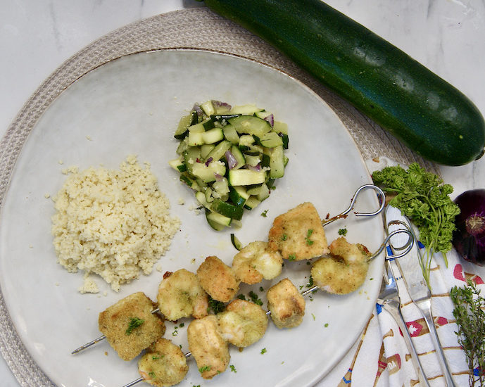 Brochettes de la mer panées et courgettes vapeur
