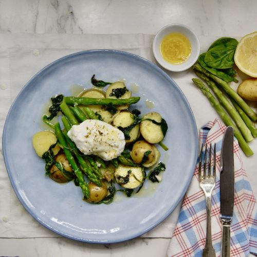 Asperges et pommes de terre, sauce citronnée et oeuf poché