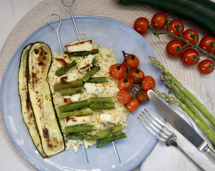 Brochettes d&rsquo;halloumi aux asperges