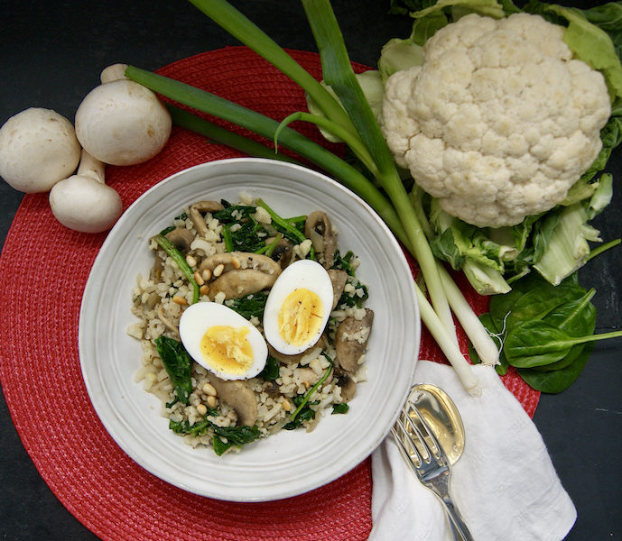 Semoule de chou-fleur aux champignons et épinards