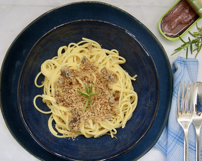 Spaghetti aux anchois et à la chapelure