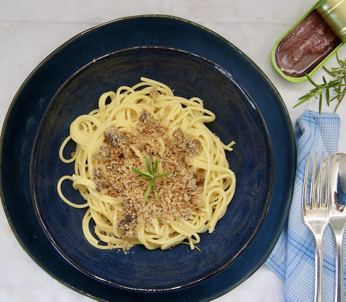 Spaghetti aux anchois et à la chapelure