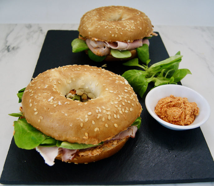 Bagel dinde et chutney de tomates