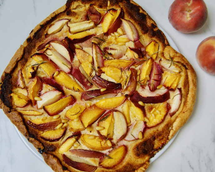Tarte rustique aux nectarines et à la frangipane