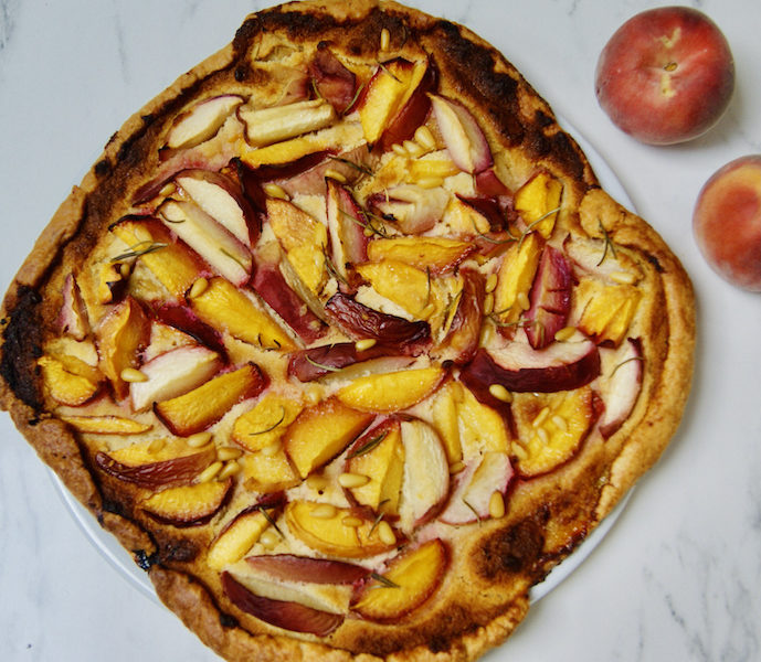 Tarte rustique aux nectarines et à la frangipane