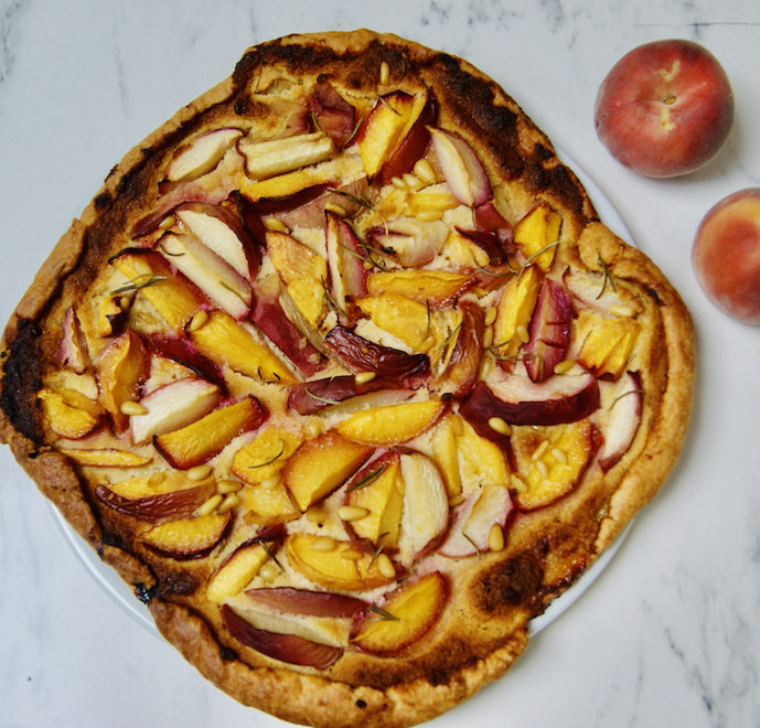 Tarte rustique aux nectarines et à la frangipane