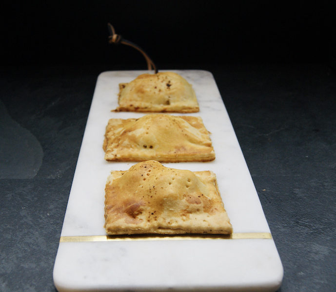 Chaussons saucisse-oeuf-fromage