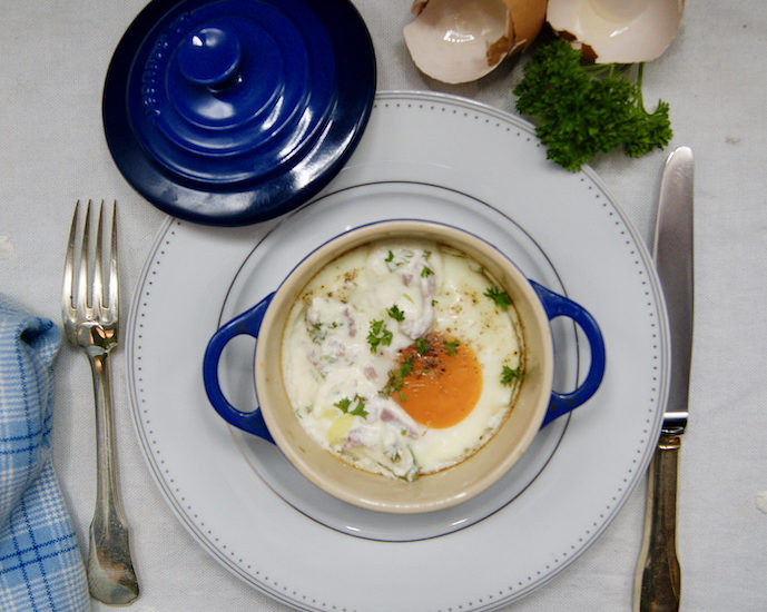 Oeufs cocotte à la crème de bacon