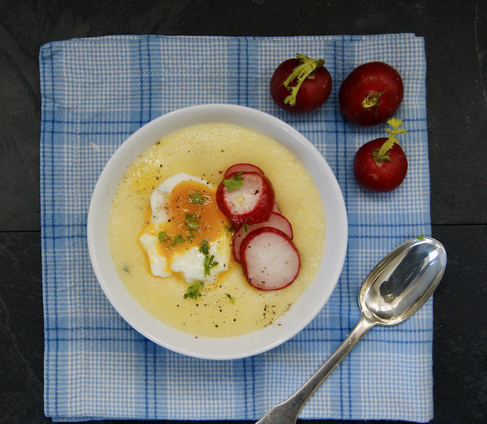 Polenta, oeuf mollet et radis