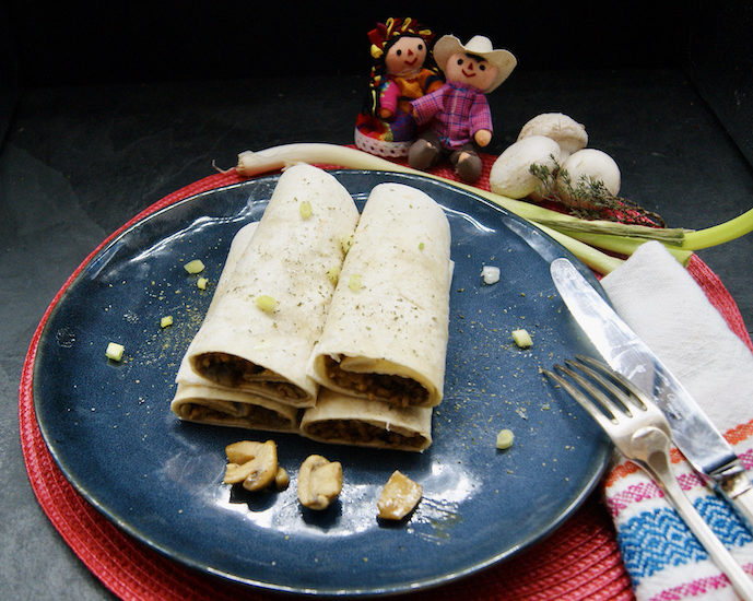 Tortillas farcies à la sauce aux champignons de Paris