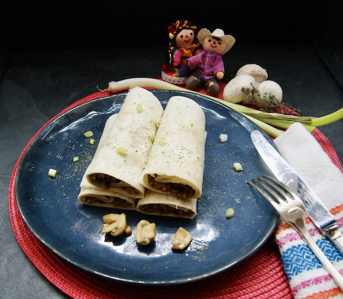 Tortillas farcies à la sauce aux champignons de Paris