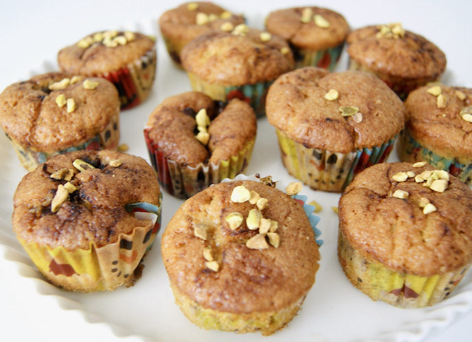 Petits gâteaux aux pêches caramélisées