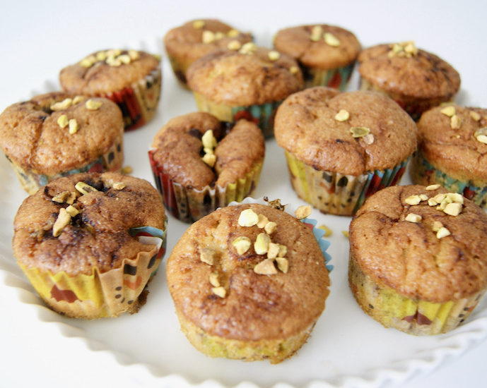 Petits gâteaux aux pêches caramélisées